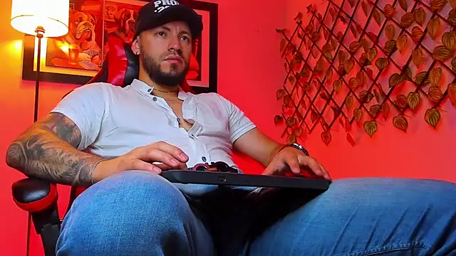 Snapshot of DIMITRI_MASTEER chatting on 12.01.25 DIMITRI MASTEER online show from 12.01.25