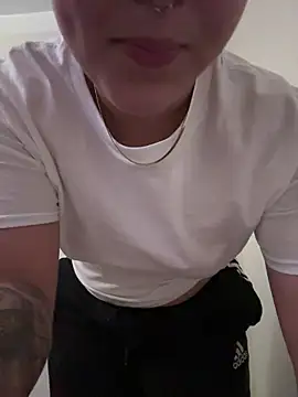 babykalirose online show from 10.11.25