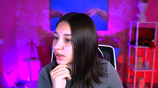 KimClarks  online show from 10.13.25