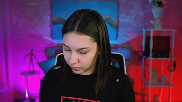 KimClarks  online show from 11.21.25