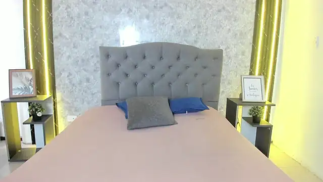 GiannaSlimJB online show from 02.11.26