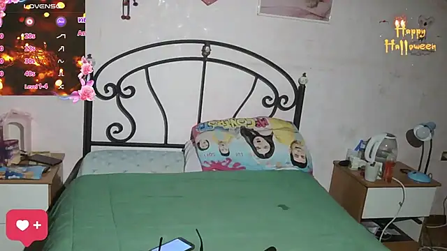 Snapshot of Seksimma chatting on 10.27.25 Seksimma online show from 10.27.25