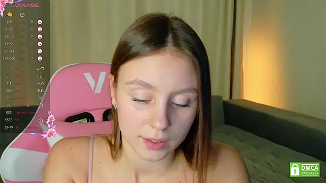 Snapshot of sweet_loopy chatting on 10.10.25 sweet loopy online show from 10.10.25