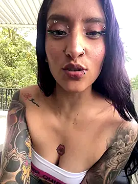 Scaarlettfox online show from 10.26.25