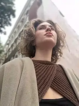 Snapshot of KellyKeler chatting on 10.19.25 KellyKeler online show from 10.19.25