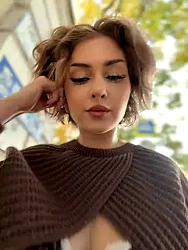 Snapshot of KellyKeler chatting on 11.06.25 KellyKeler online show from 11.06.25