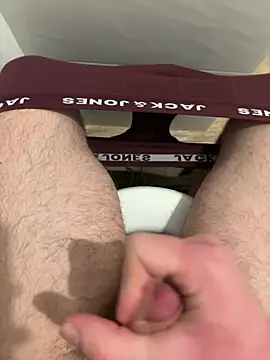 Snapshot of hugehairycock_98 chatting on 02.06.26 hugehairycock 98 online show from 02.06.26