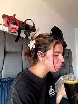 AllieYourGirl online show from 11.29.25