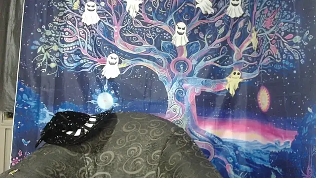 Zafira Mayeers online show from 10.28.25