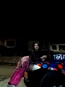 Arii collins1 online show from 10.08.25