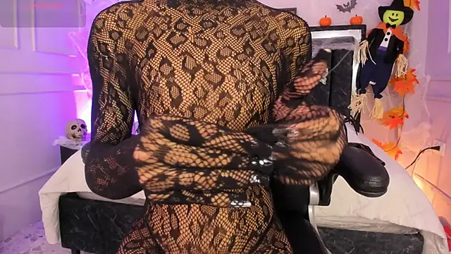 Snapshot of SwettRenata_ chatting on 10.18.25 SwettRenata  online show from 10.18.25