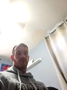 Snapshot of Sampzon chatting on 10.24.25 Sampzon online show from 10.24.25