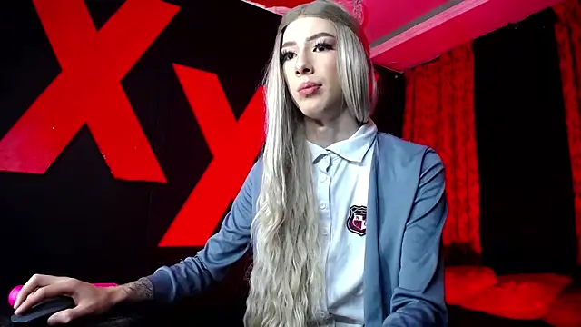 Snapshot of abrilbigcock chatting on 09.18.25 abrilbigcock online show from 09.18.25