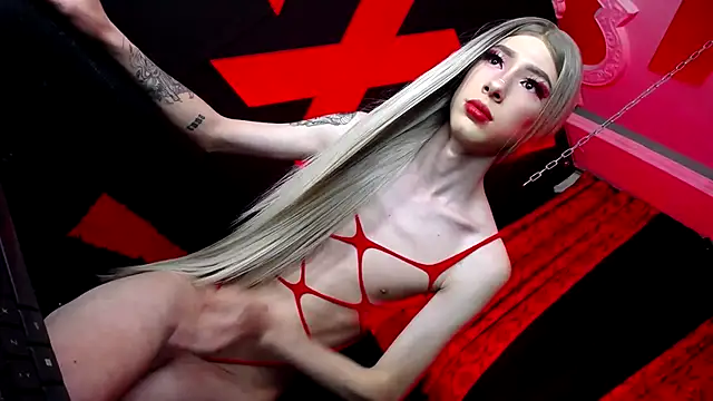 Snapshot of abrilbigcock chatting on 09.25.25 abrilbigcock online show from 09.25.25