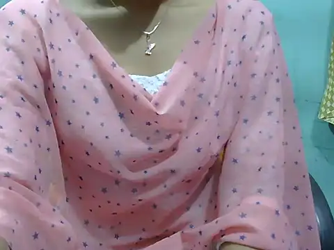 Snapshot of lovely_soniya chatting on 10.06.25 lovely soniya online show from 10.06.25