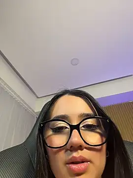 Michelle Zoe online show from 06.04.26