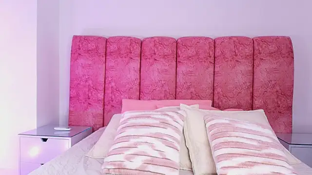 emmacurvy online show from 11.26.25