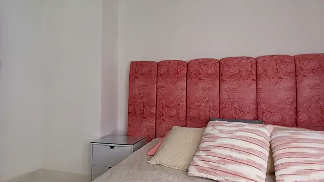 emmacurvy online show from 12.17.25