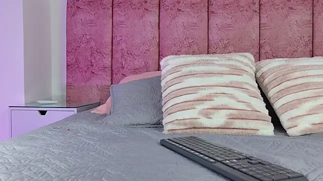 emmacurvy online show from 01.10.26