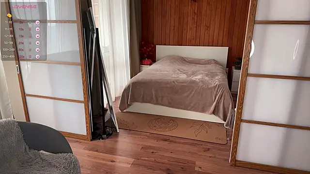 PlumyBun online show from 10.05.25