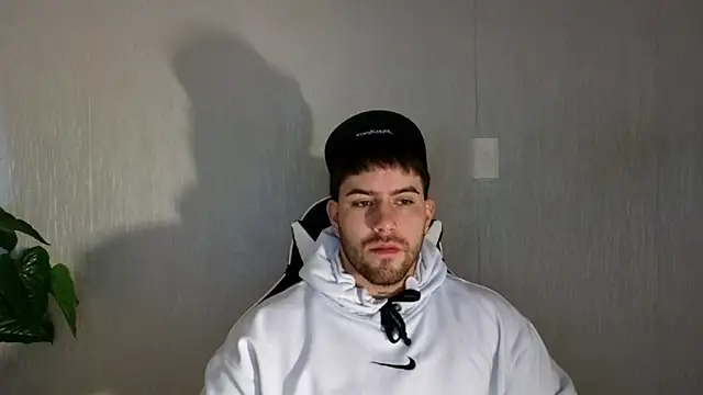 Snapshot of Ades_Lowe chatting on 09.26.25 Ades Lowe online show from 09.26.25