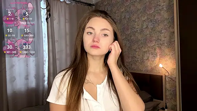 Snapshot of LoraDavi chatting on 02.25.26 LoraDavi online show from 02.25.26