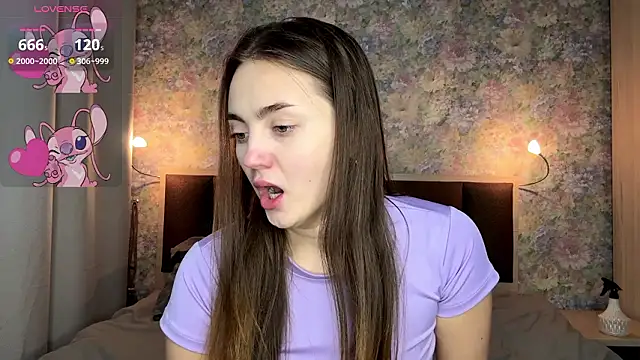 Snapshot of LoraDavi chatting on 03.14.26 LoraDavi online show from 03.14.26