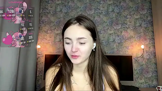 Snapshot of LoraDavi chatting on 04.11.26 LoraDavi online show from 04.11.26