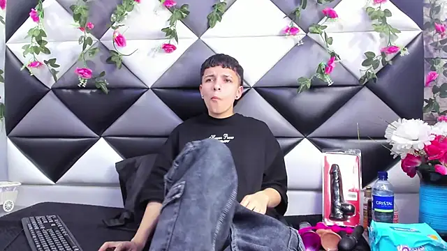 Megan Thompson  online show from 09.21.25