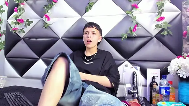 Megan Thompson  online show from 10.18.25