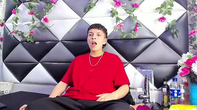 Megan Thompson  online show from 11.28.25