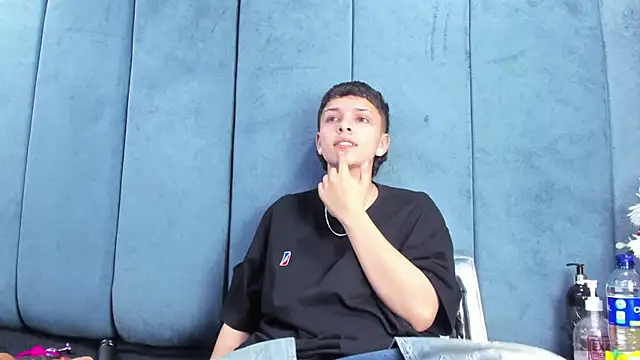 Megan Thompson  online show from 02.12.26