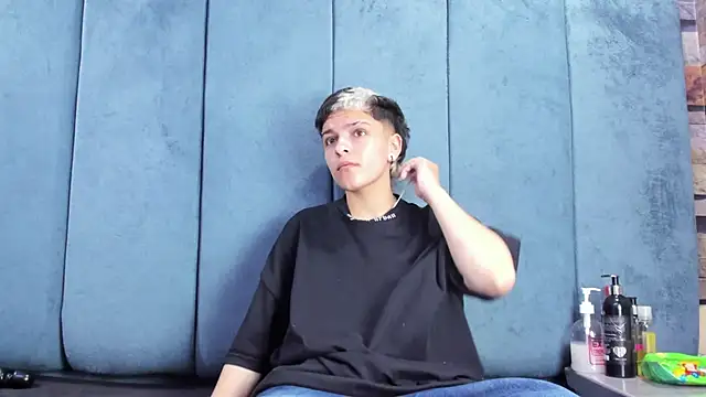 Megan Thompson  online show from 04.18.26