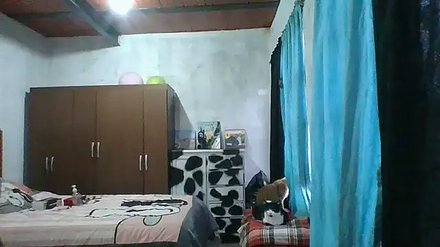 Snapshot of scarlett_widow_ chatting on 10.13.25 scarlett widow online show from 10.13.25