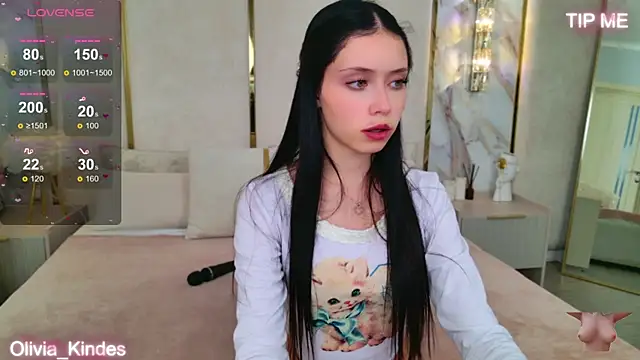 Olivia Kindes online show from 10.12.25