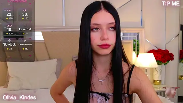 Olivia Kindes online show from 10.13.25