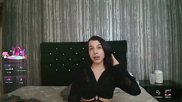 Snapshot of Alicee_Moonn chatting on 06.03.26 Alicee Moonn online show from 06.03.26