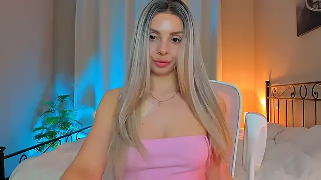 Snapshot of VelvetEliza chatting on 10.07.25 VelvetEliza online show from 10.07.25