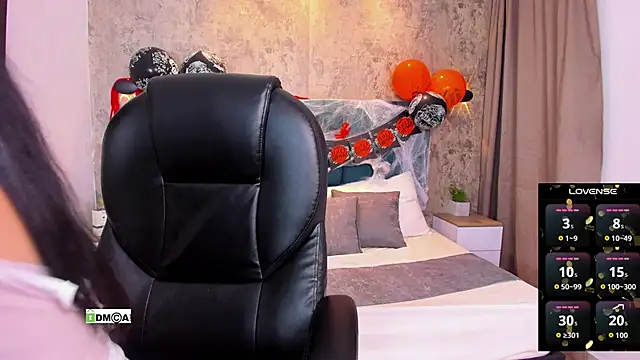 susanasmith18 online show from 10.29.25