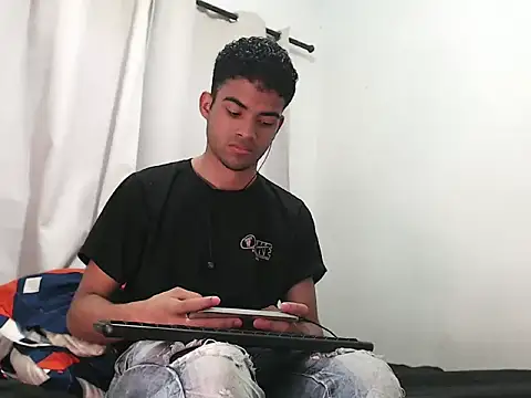 camillo beischel  online show from 10.01.25