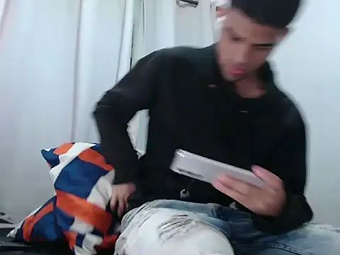 camillo beischel  online show from 10.08.25