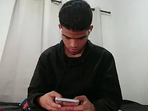 camillo beischel  online show from 10.11.25