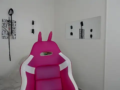 Snapshot of kendall-Jenner chatting on 03.26.26 kendall-Jenner online show from 03.26.26