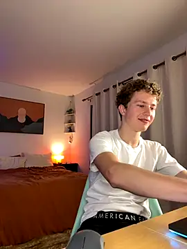 Snapshot of matteo_evans chatting on 11.22.25 matteo evans online show from 11.22.25