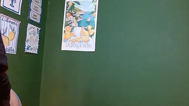 Roxiehood online show from 02.10.26