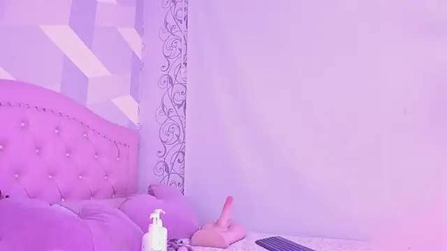 Snapshot of BiancaShermann chatting on 10.07.25 BiancaShermann online show from 10.07.25