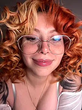 Snapshot of YunoRose_ chatting on 10.20.25 YunoRose  online show from 10.20.25