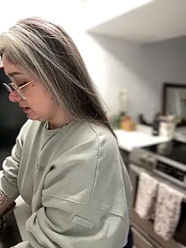 Alix Valentine online show from 09.26.25