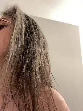 Alix Valentine online show from 11.24.25