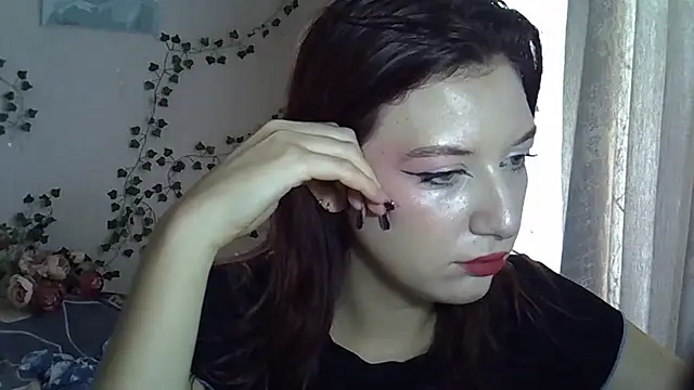 Lily Ember online show from 10.14.25